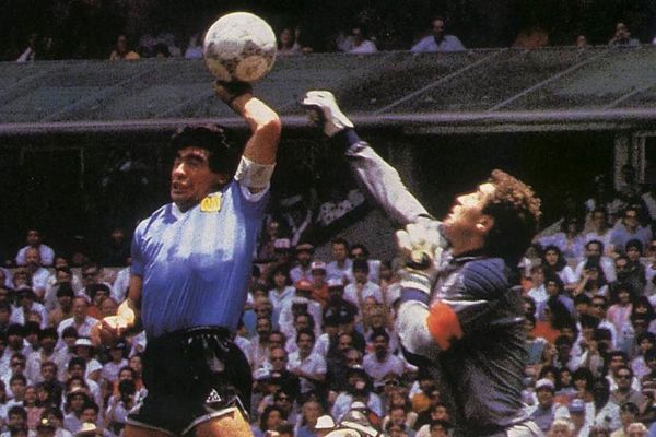 maradona-the-hand-of-god