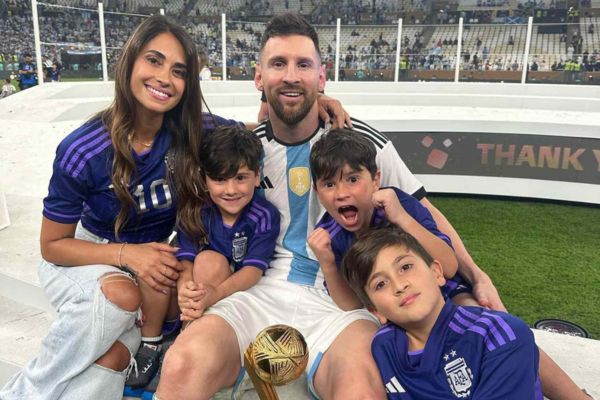 messi-and-wife-family