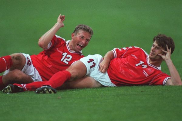 tv-chair-sit-best-football-celebrations